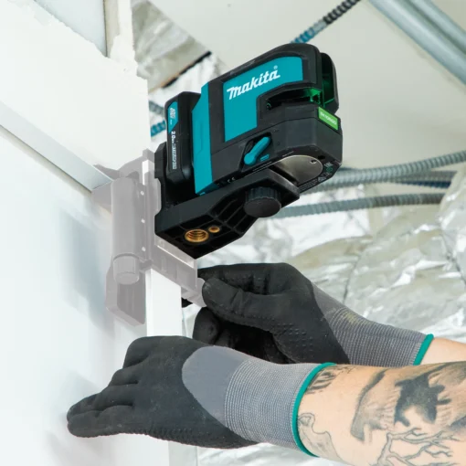 Makita SK105GDNAX 12V Max CXT Cordless Cross-Line Green Beam Laser Kit - Image 3