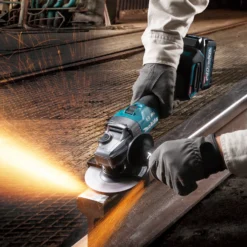 Makita GAG01M1 40V Max XGT 4-1/2" / 5" Angle Grinder Kit -Home Tools Sale image 6df57ac5 f6c3 4a77 9ca1 785865b2a7d8