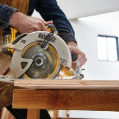 DeWalt DCS570P1 20V Max 7-1/4" Brushless XR Circular Saw Kit -Home Tools Sale image 840aa5c6 12a5 4c40 88b2 745030f61cd7