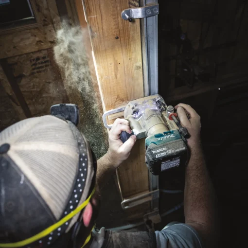 Makita XTR01T7 18V LXT Compact Cordless Router Kit - Image 3