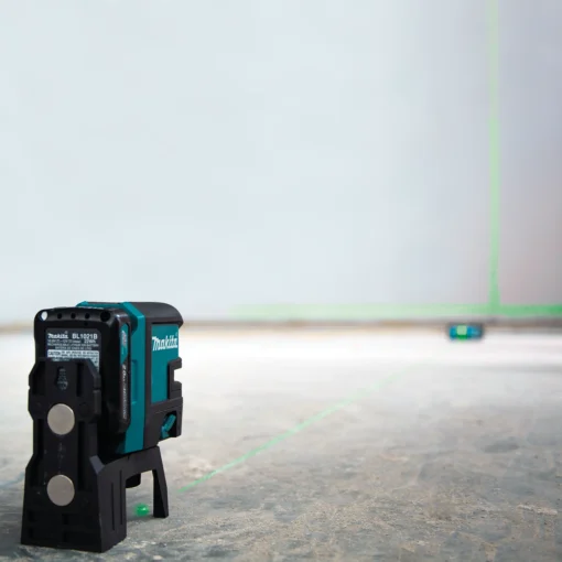 Makita SK106GDNAX 12V Max CXT Cordless Cross-Line/4-Point Green Beam Laser Kit - Image 3