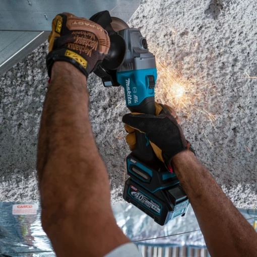 Makita GAG01M1 40V Max XGT 4-1/2" / 5" Angle Grinder Kit - Image 5