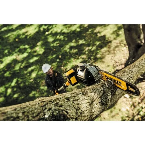DeWalt DCPS620B 20V MAX XR Cordless Pole Saw (Tool Only) - Image 4